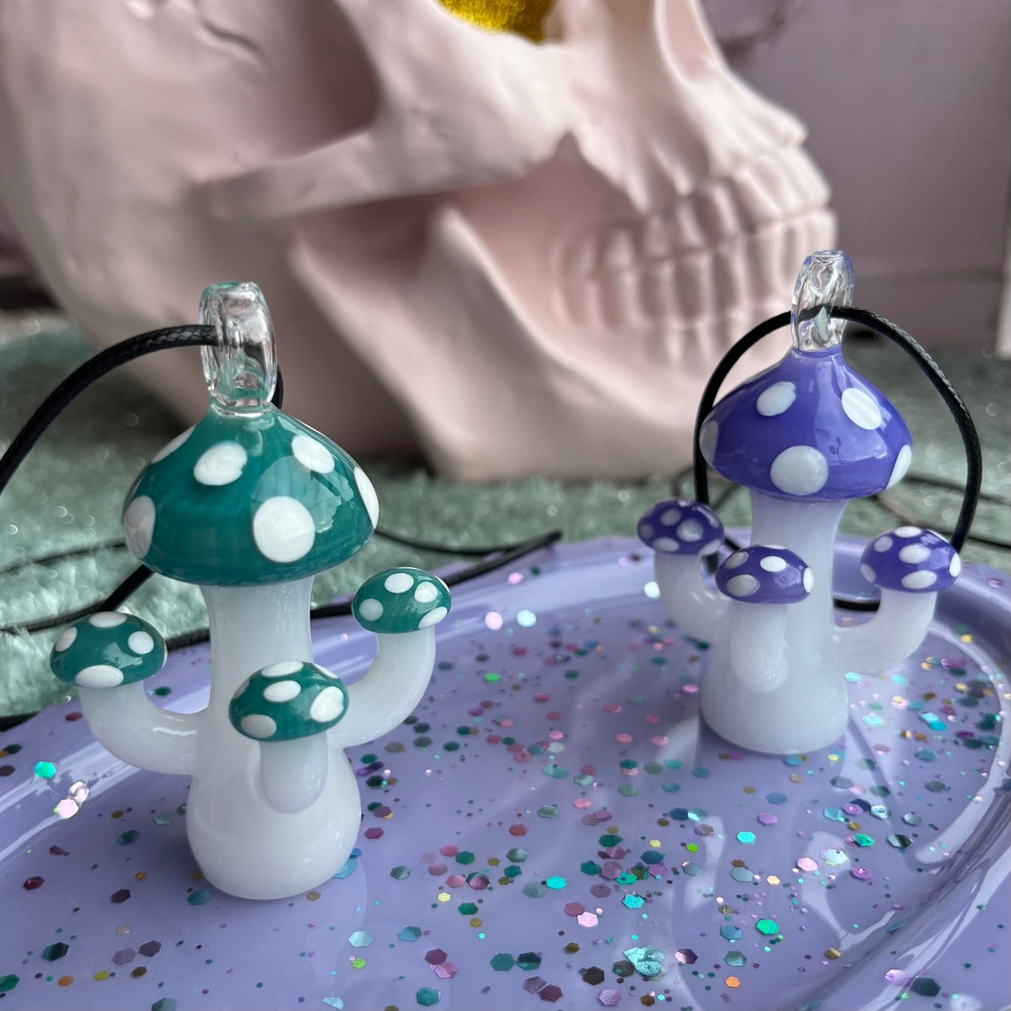 Mushroom One Hitter Necklace Pipe
