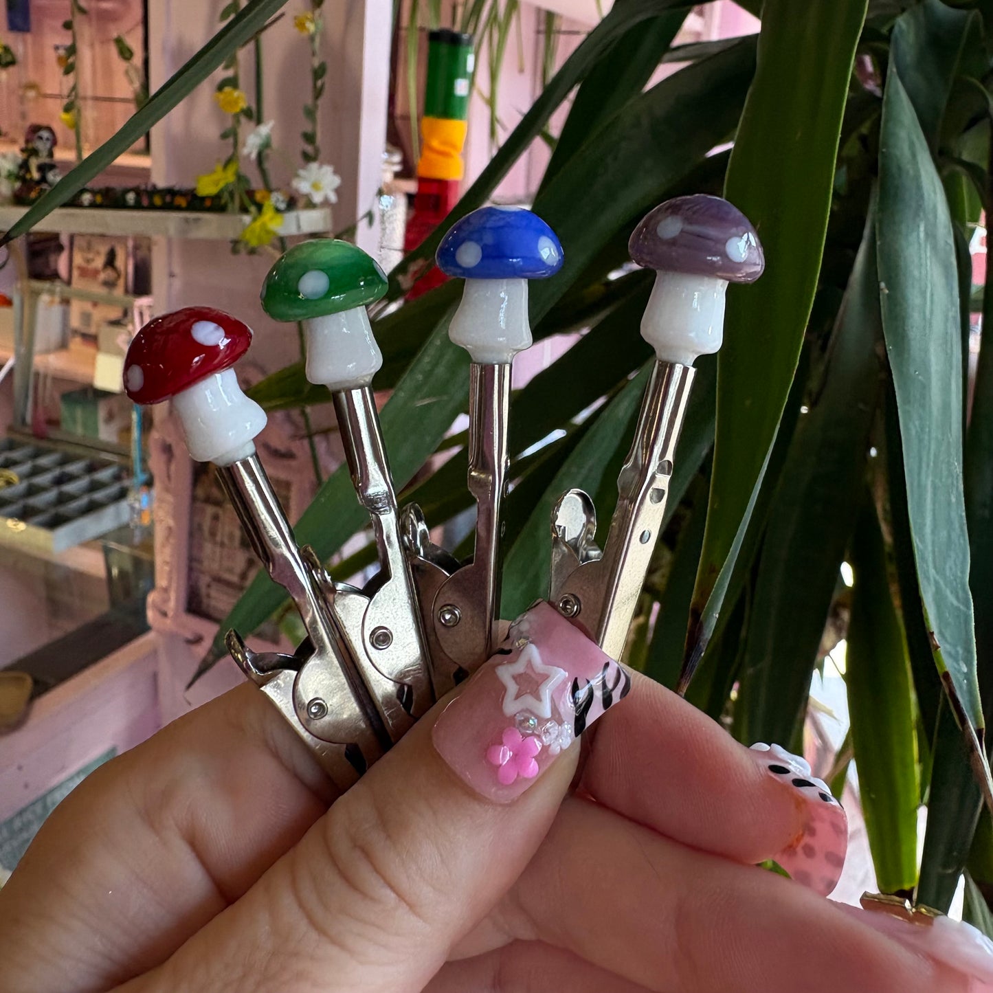 Mushroom Roach Clip