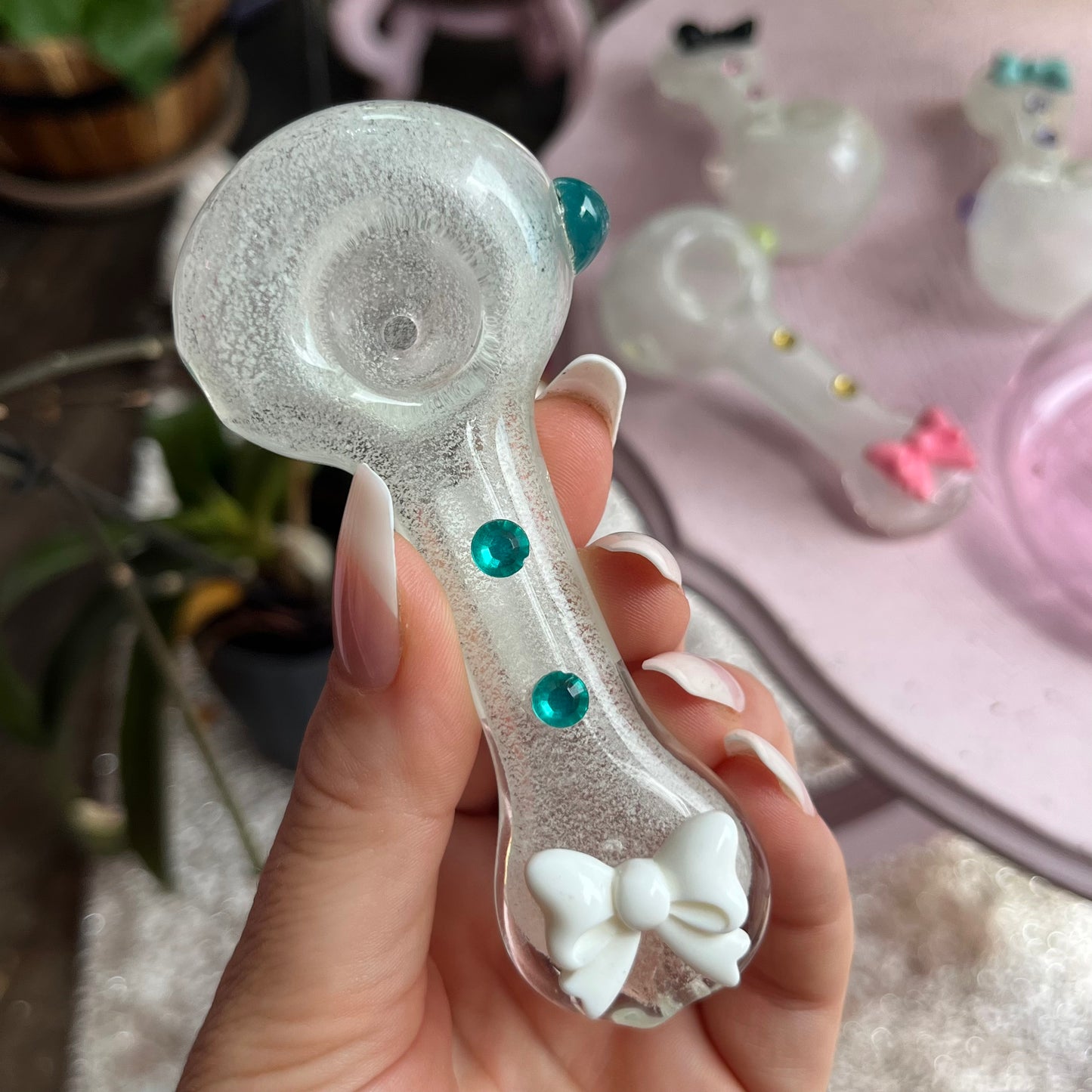 White Glow Bow Glass Pipe