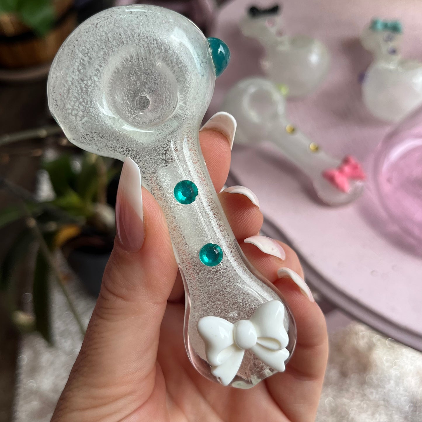 White Glow Bow Glass Pipe