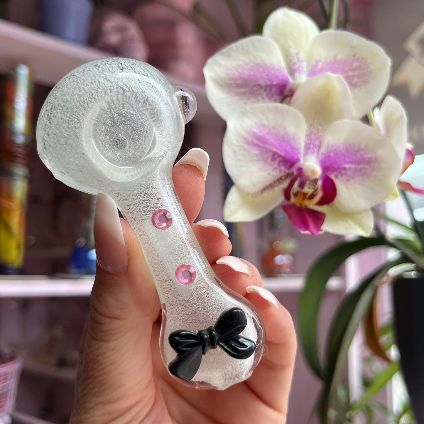 White Glow Bow Glass Pipe