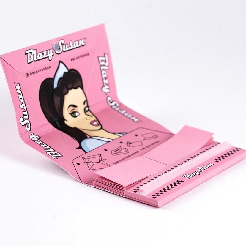 Pink Deluxe Rolling Kit – Pirate Girl Smoke Boutique