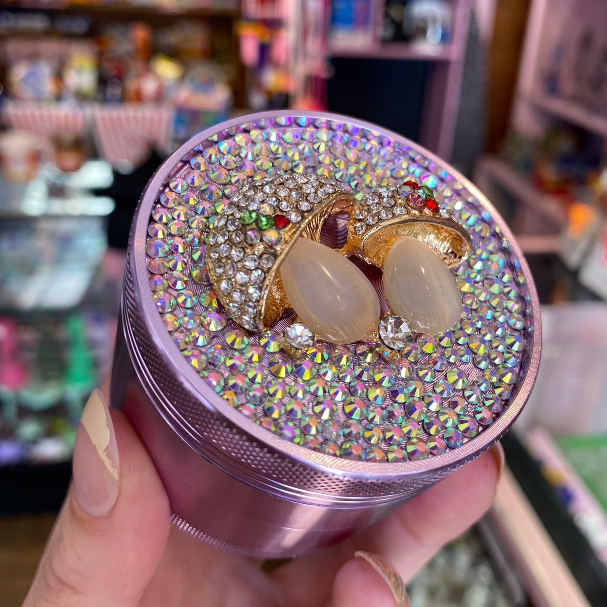 Rhinestone Mushroom Grinder – Pirate Girl Smoke Boutique