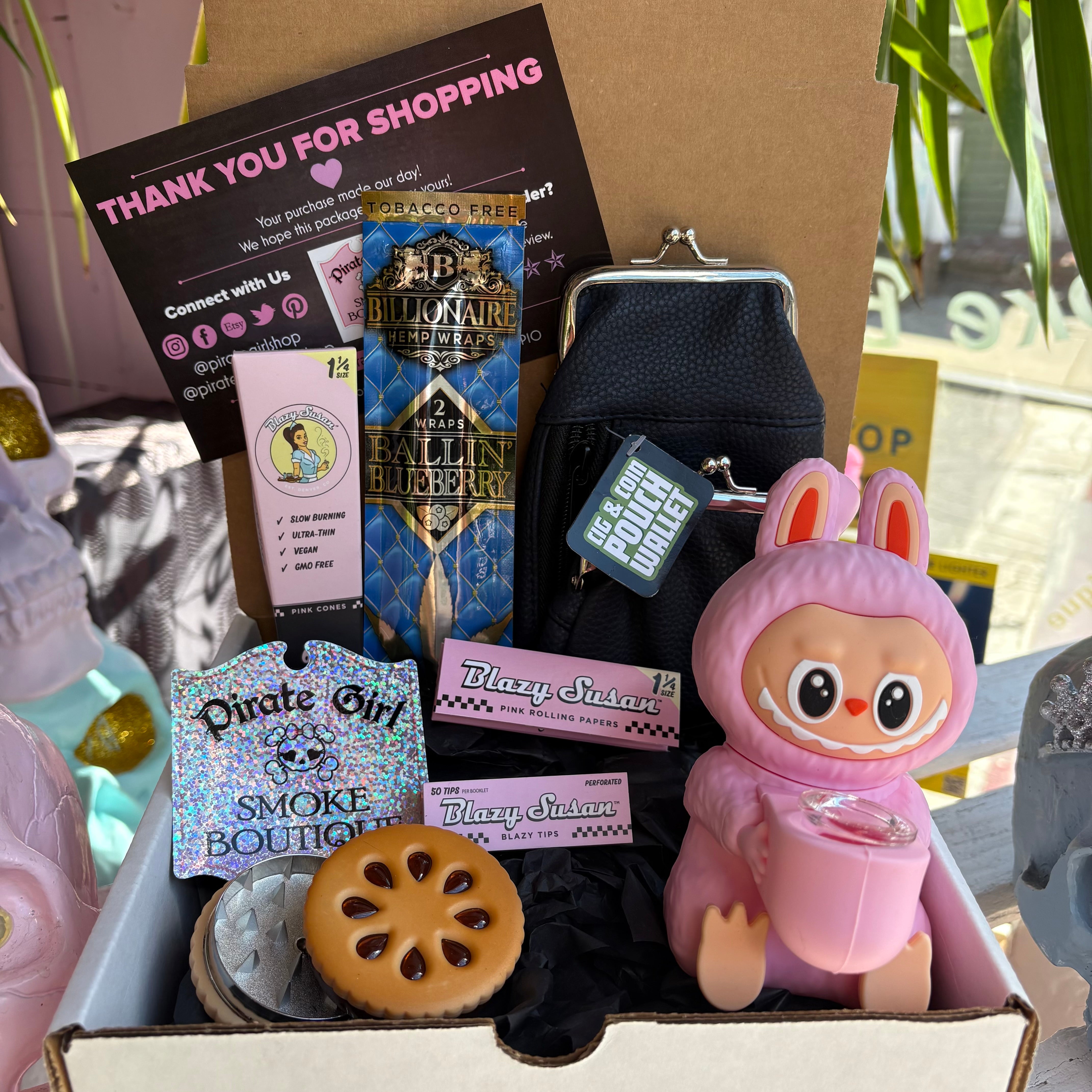 LabuBox – Pirate Girl Smoke Boutique