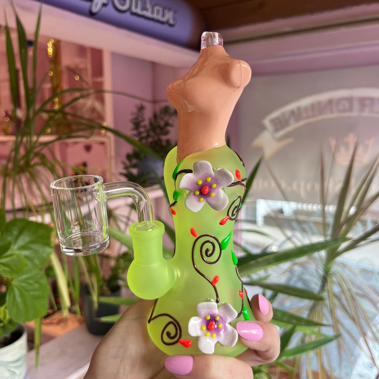 Female doll dab rig from the best online smoke shop