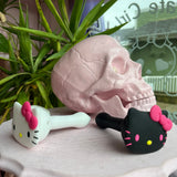 hello kitty black and white silicone weed pipes