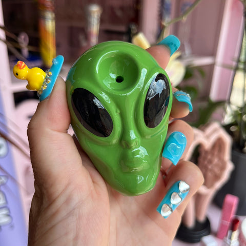 Alien Ceramic Pipe
