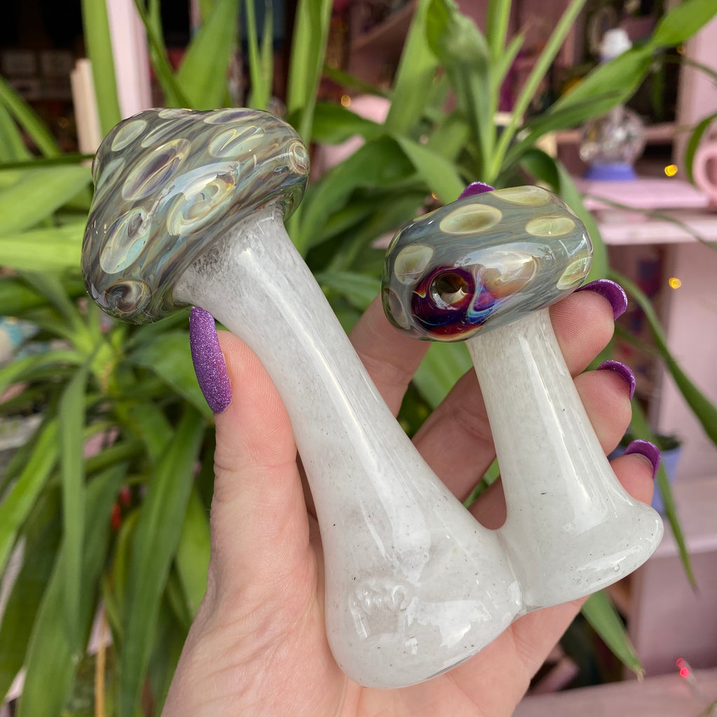 Silicone Mushroom Pipe – Pirate Girl Smoke Boutique