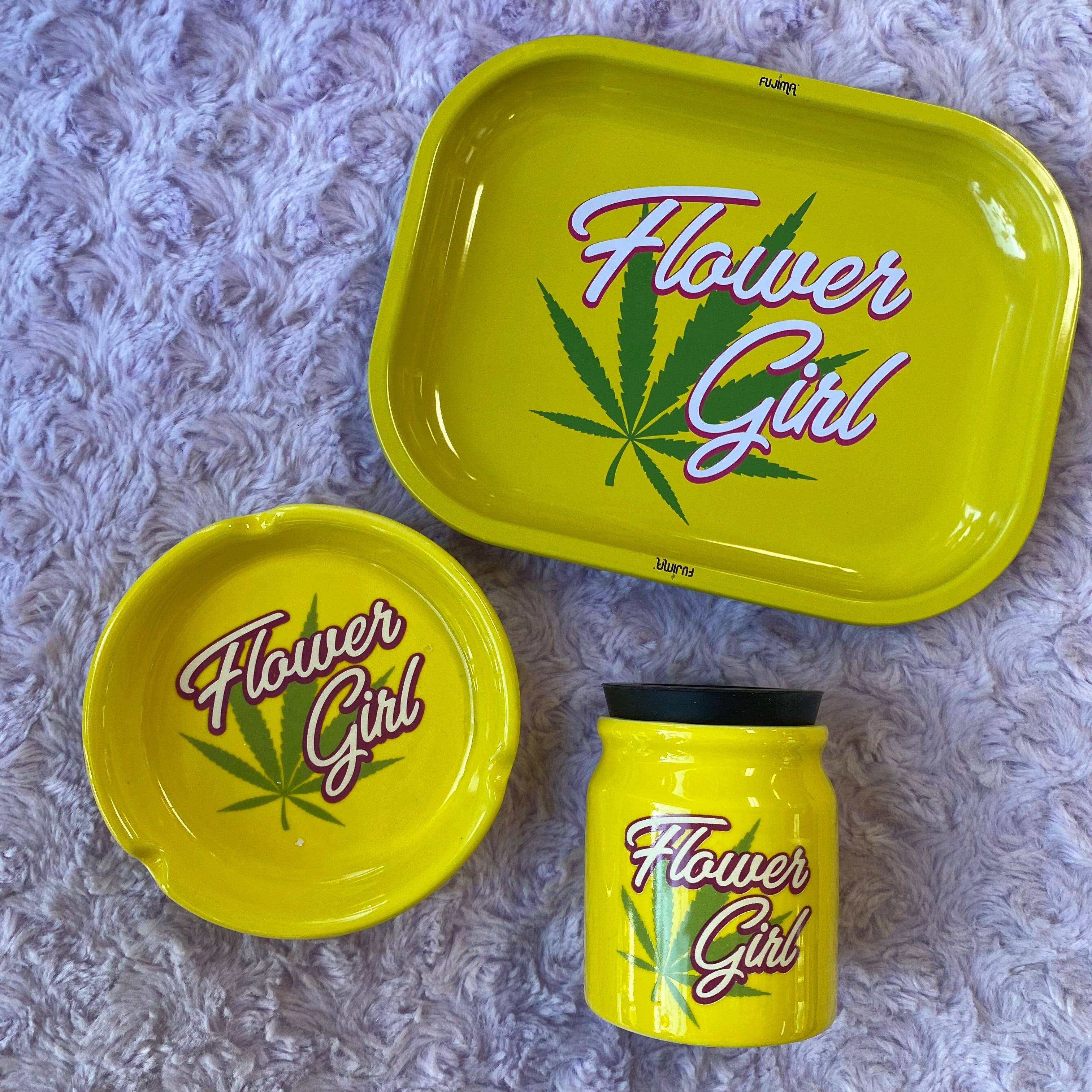  Glow in the Dark Ashtray and Rolling Tray Combo - Perfect Sized  Ashtray and Rolling Tray with Replaceable & Detachable Cleaner Heads for  Easy Storage & Travel : Home & Kitchen