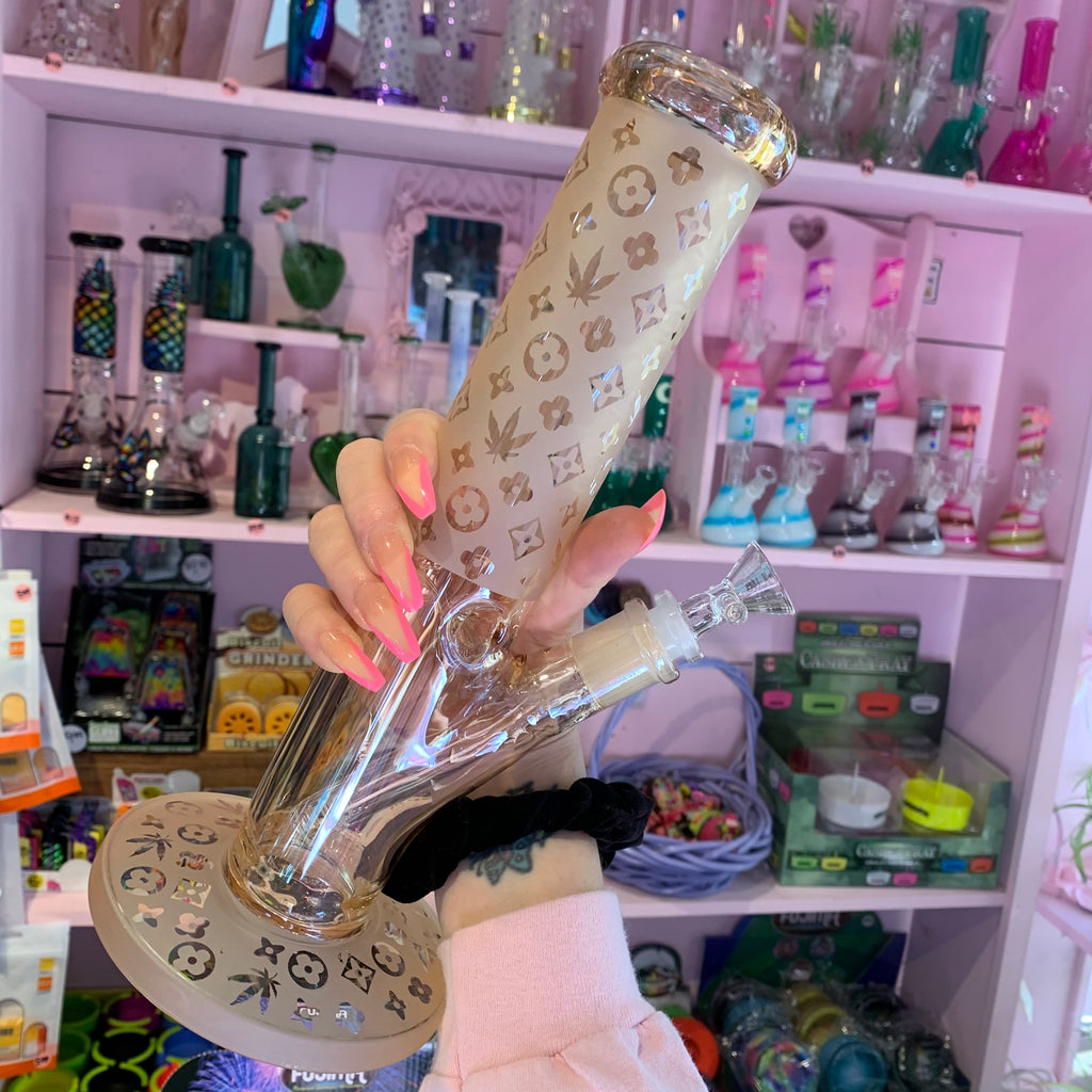 Elegant Sandblasted Water Pipe – Pirate Girl Smoke Boutique